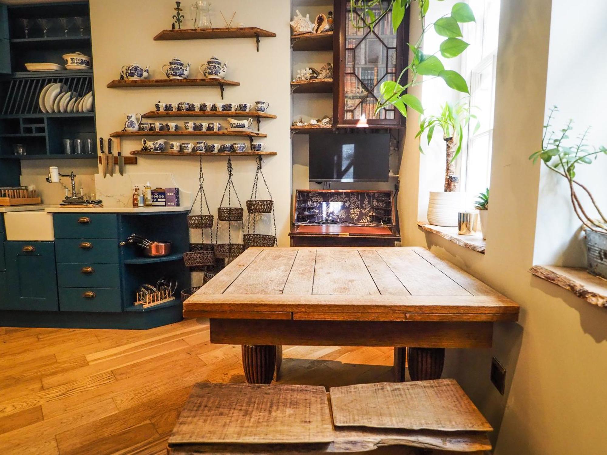 Apartament Alluring Flat In